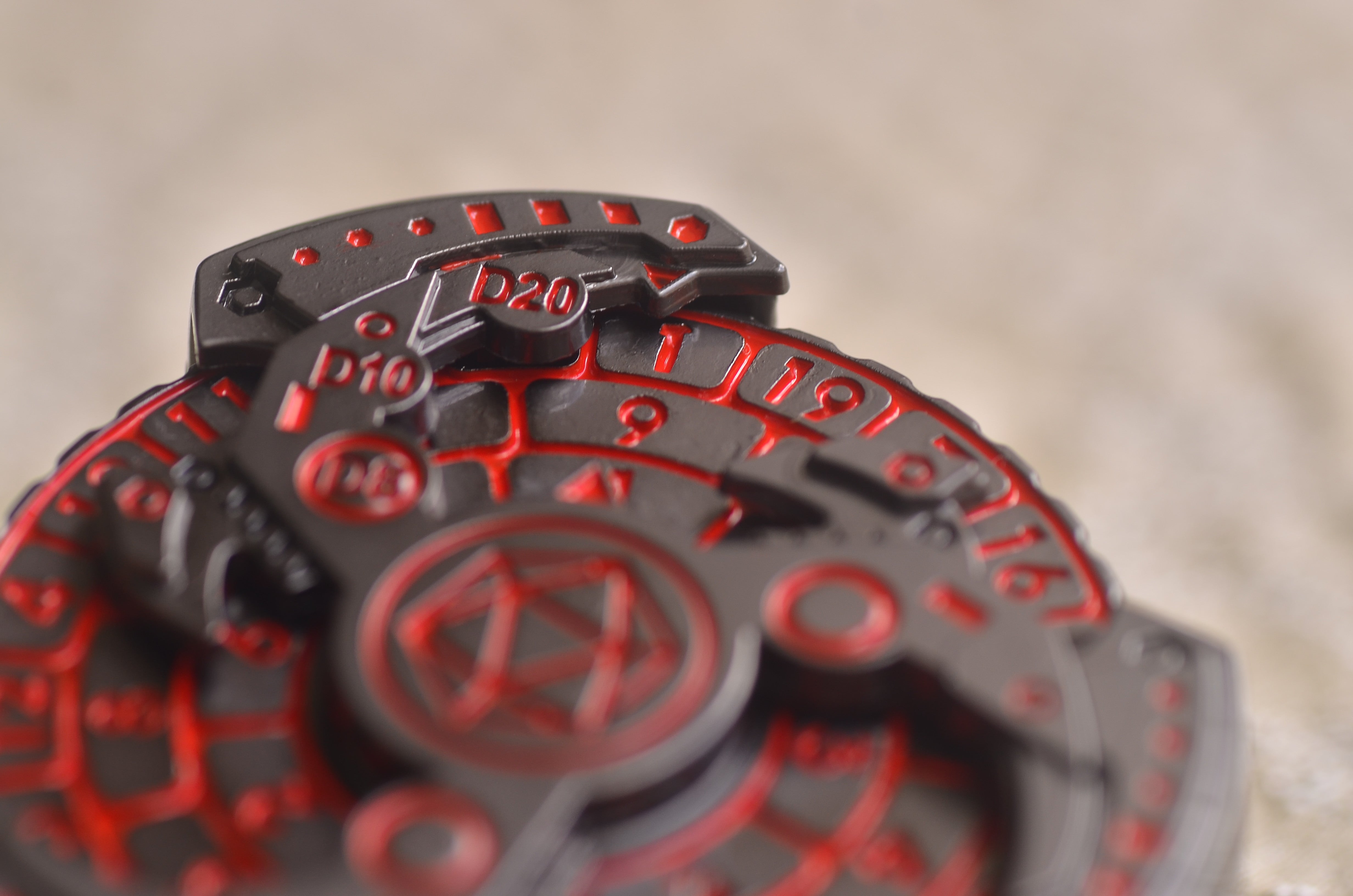 Handcrafted Blade Spinner Dice - Precision Dual-Faced Gaming Spinner