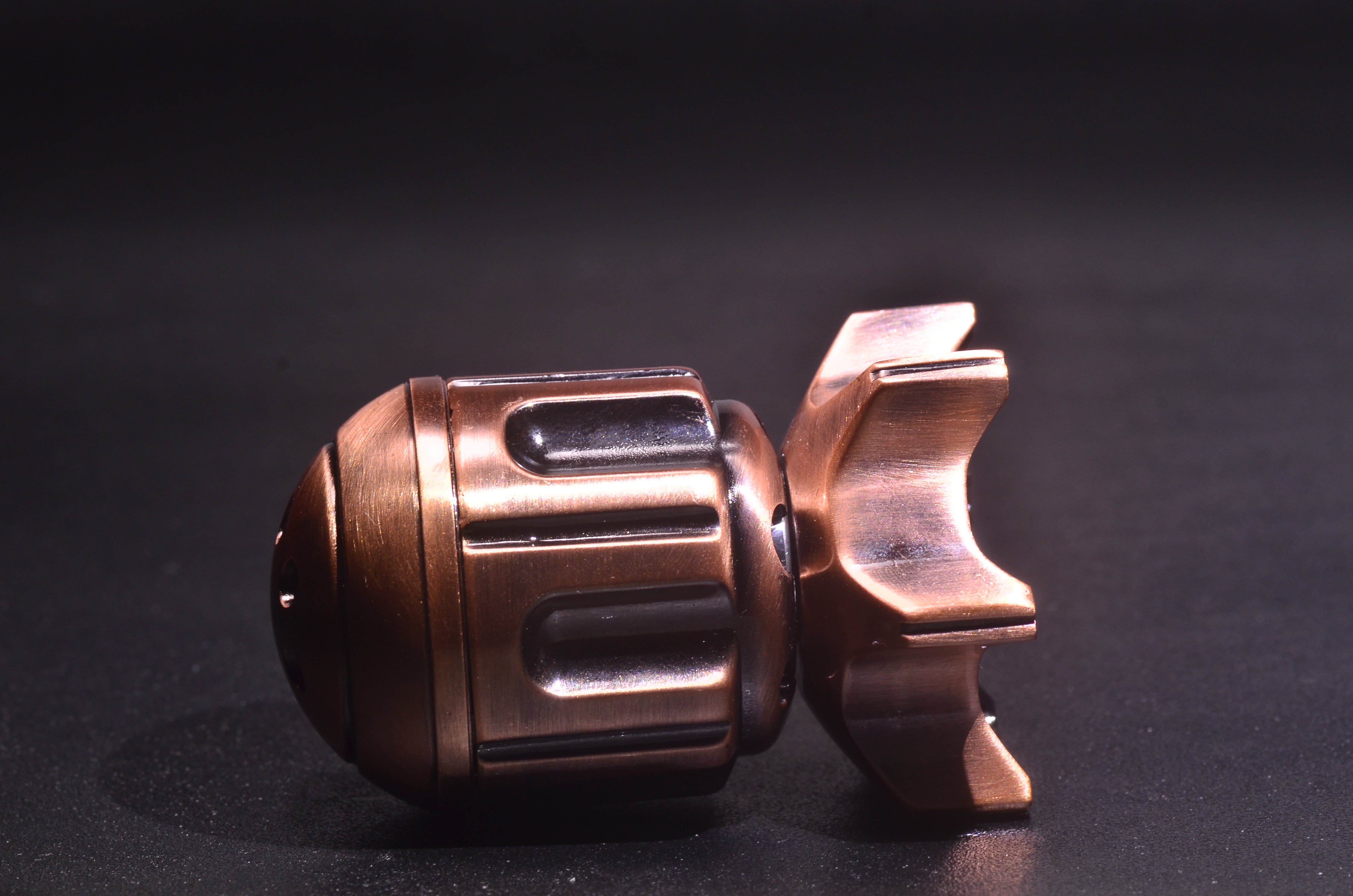 Metal Bomb-Shaped Rotating Dice Base - With Bullet Dice Set for Warhammer