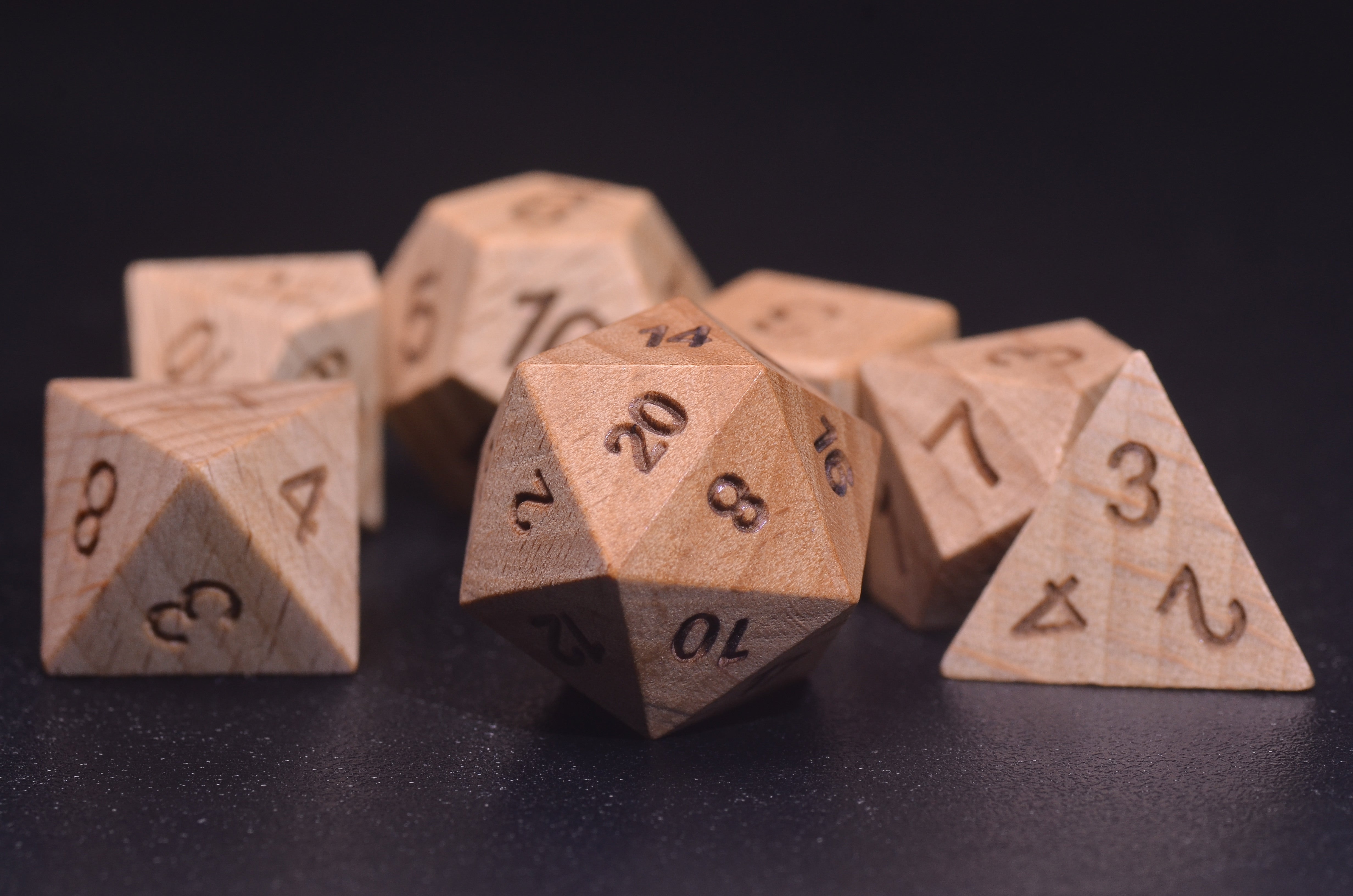 Premium Beech Wood Dice Set - Handcrafted Natural Grain for Druid & Ranger