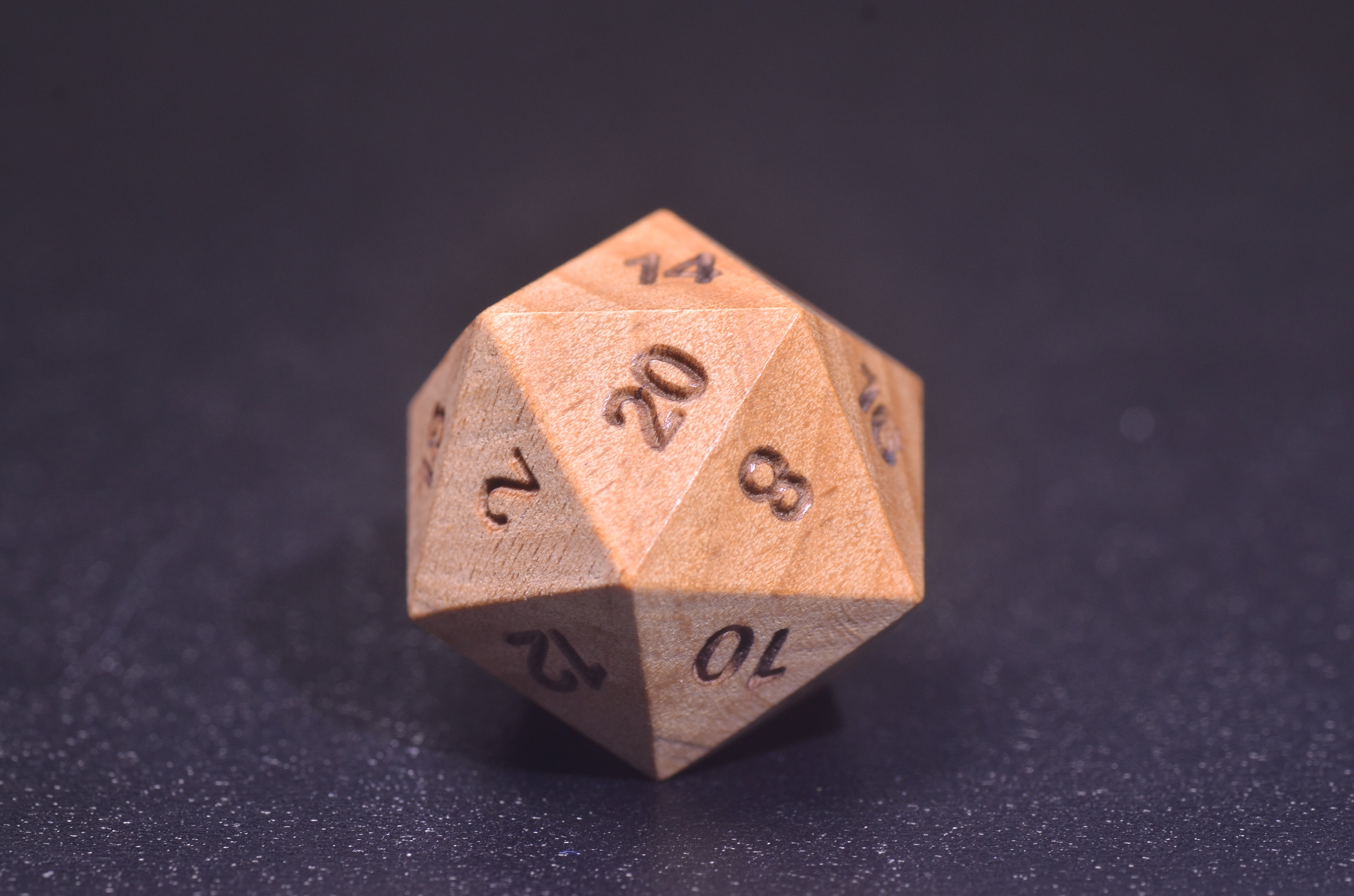 Premium Beech Wood Dice Set - Handcrafted Natural Grain for Druid & Ranger