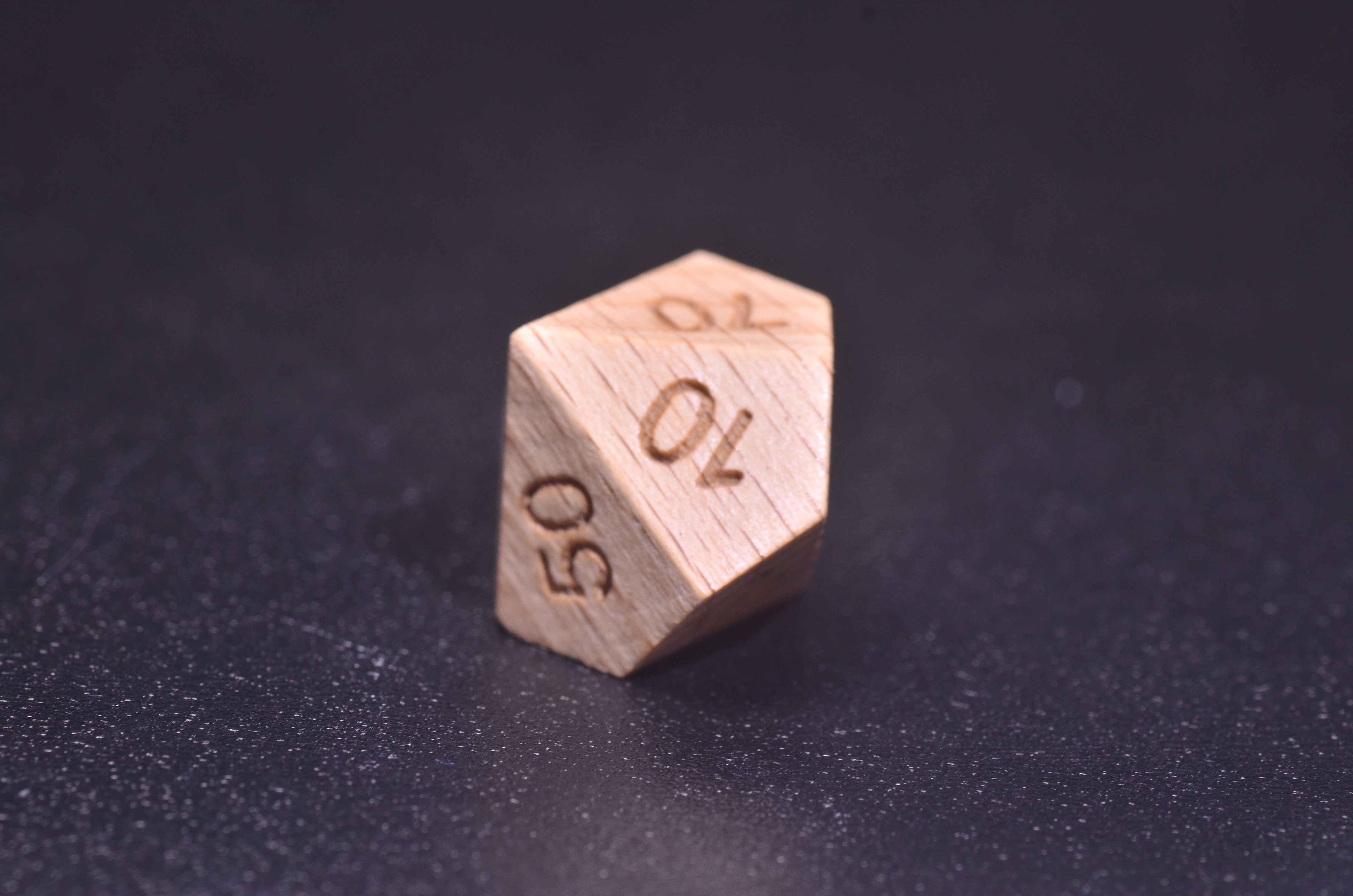 Premium Beech Wood Dice Set - Handcrafted Natural Grain for Druid & Ranger