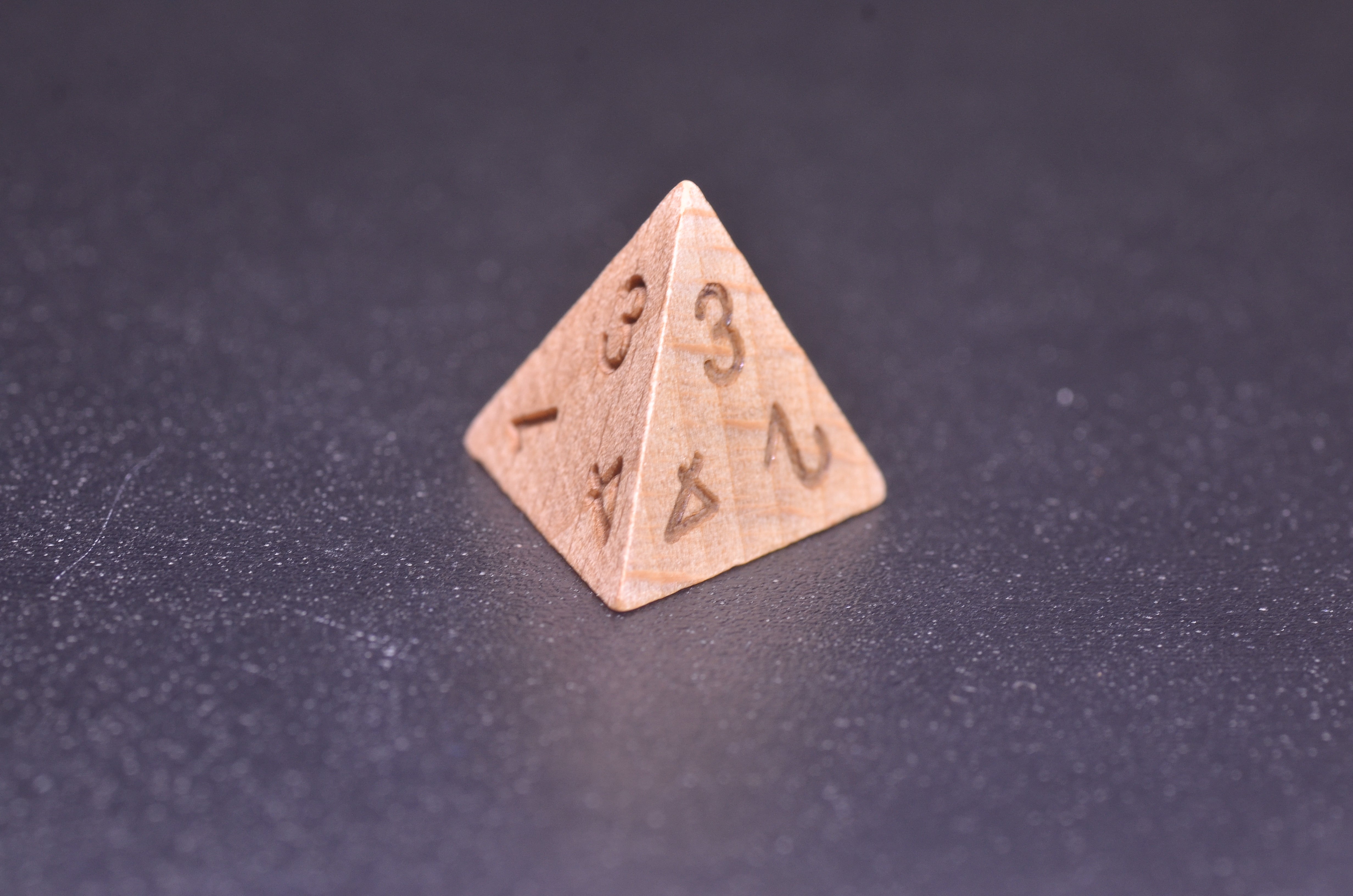 Premium Beech Wood Dice Set - Handcrafted Natural Grain for Druid & Ranger