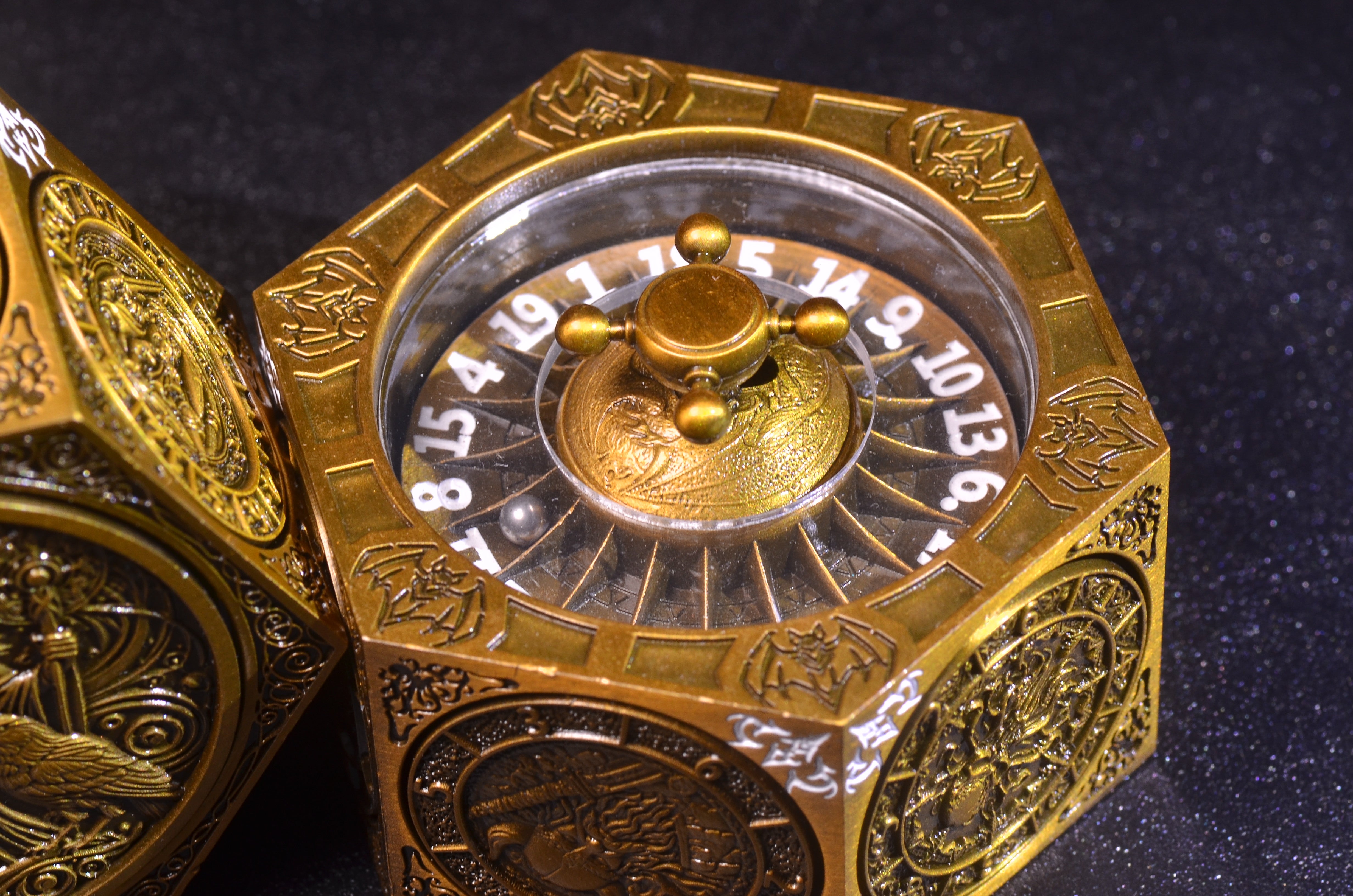 DND Arcane Cube Spinner DICE – All-in-One Dice Tower in Your Pocket