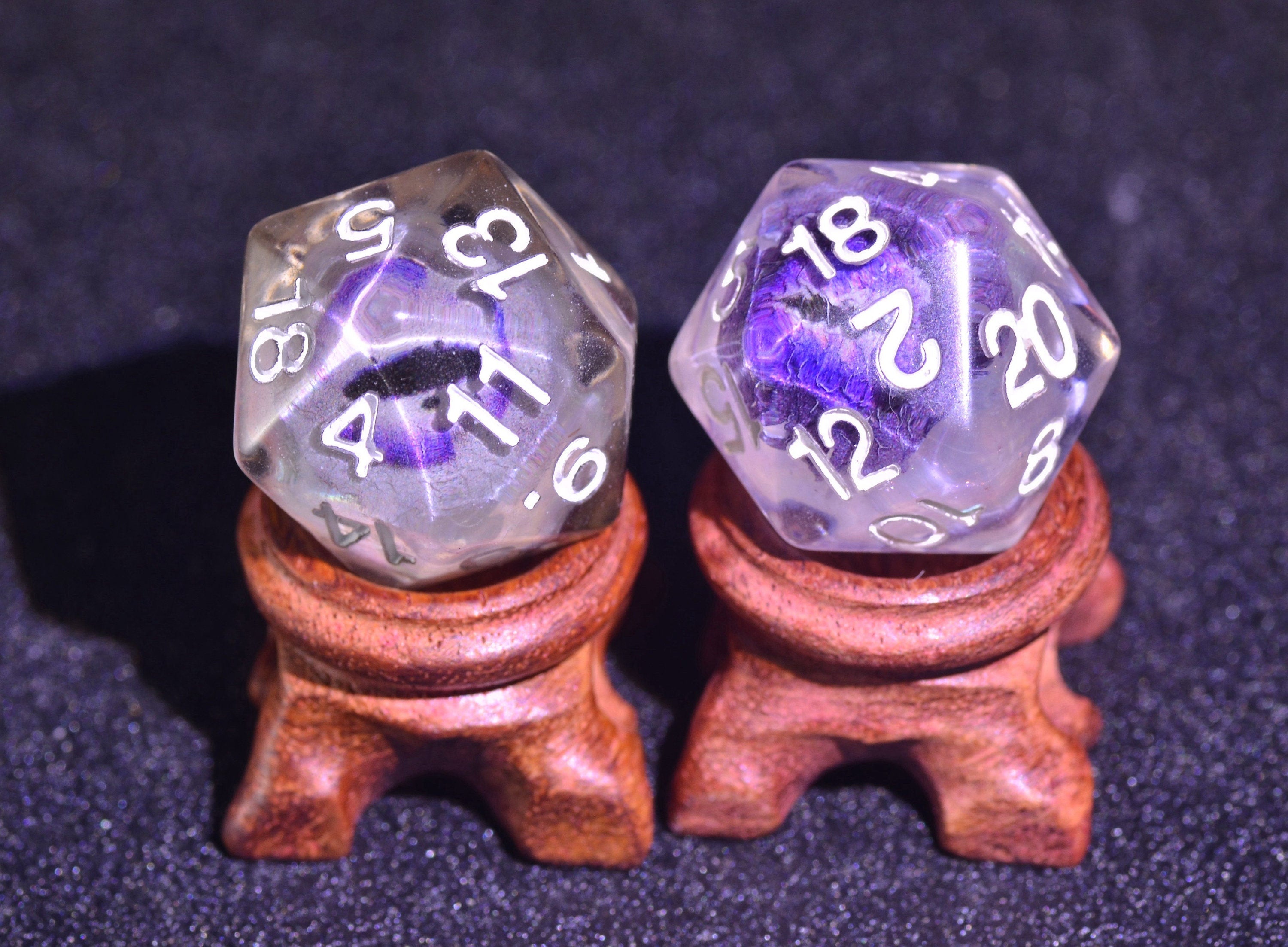 DND D20 dice holder | Wooden dice stand |D20 Dice Display Stand