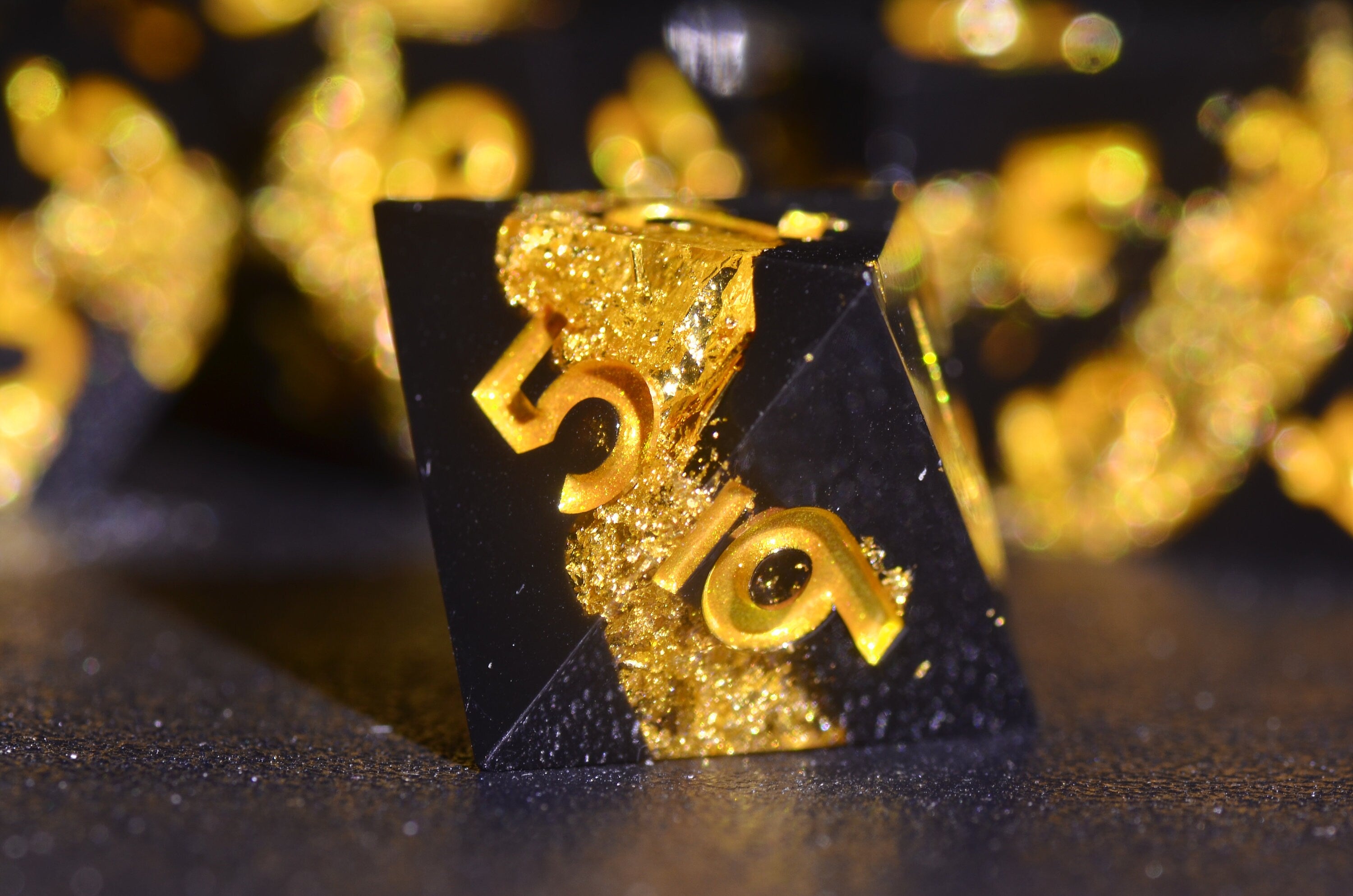 Dwarf Gold Ore Dice, DND Black and Gold Dice,D&D resin dice set ,Sharp edge polygonal dice,Dungeons and Dragons Dice gift
