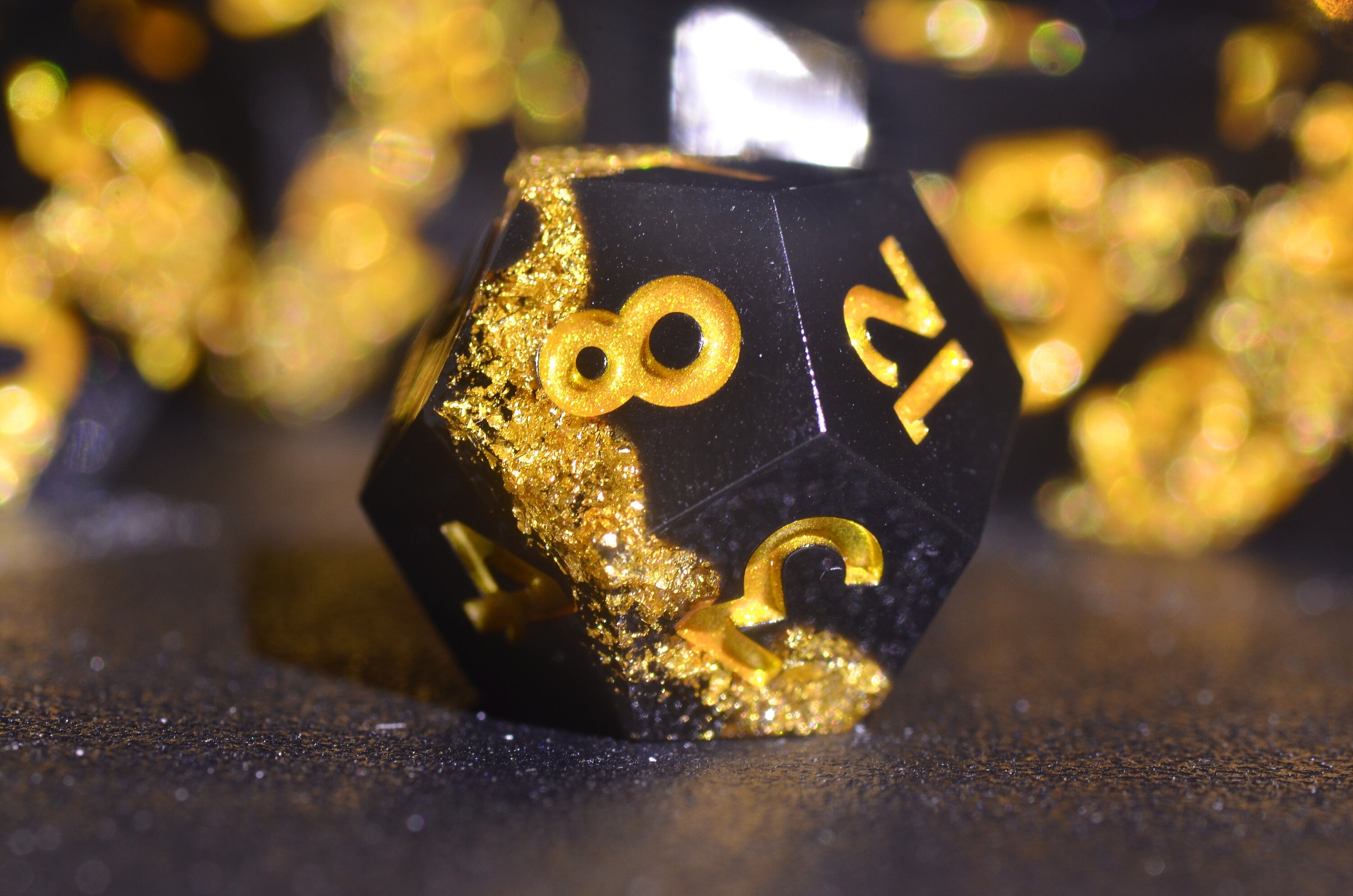 Dwarf Gold Ore Dice, DND Black and Gold Dice,D&D resin dice set ,Sharp edge polygonal dice,Dungeons and Dragons Dice gift