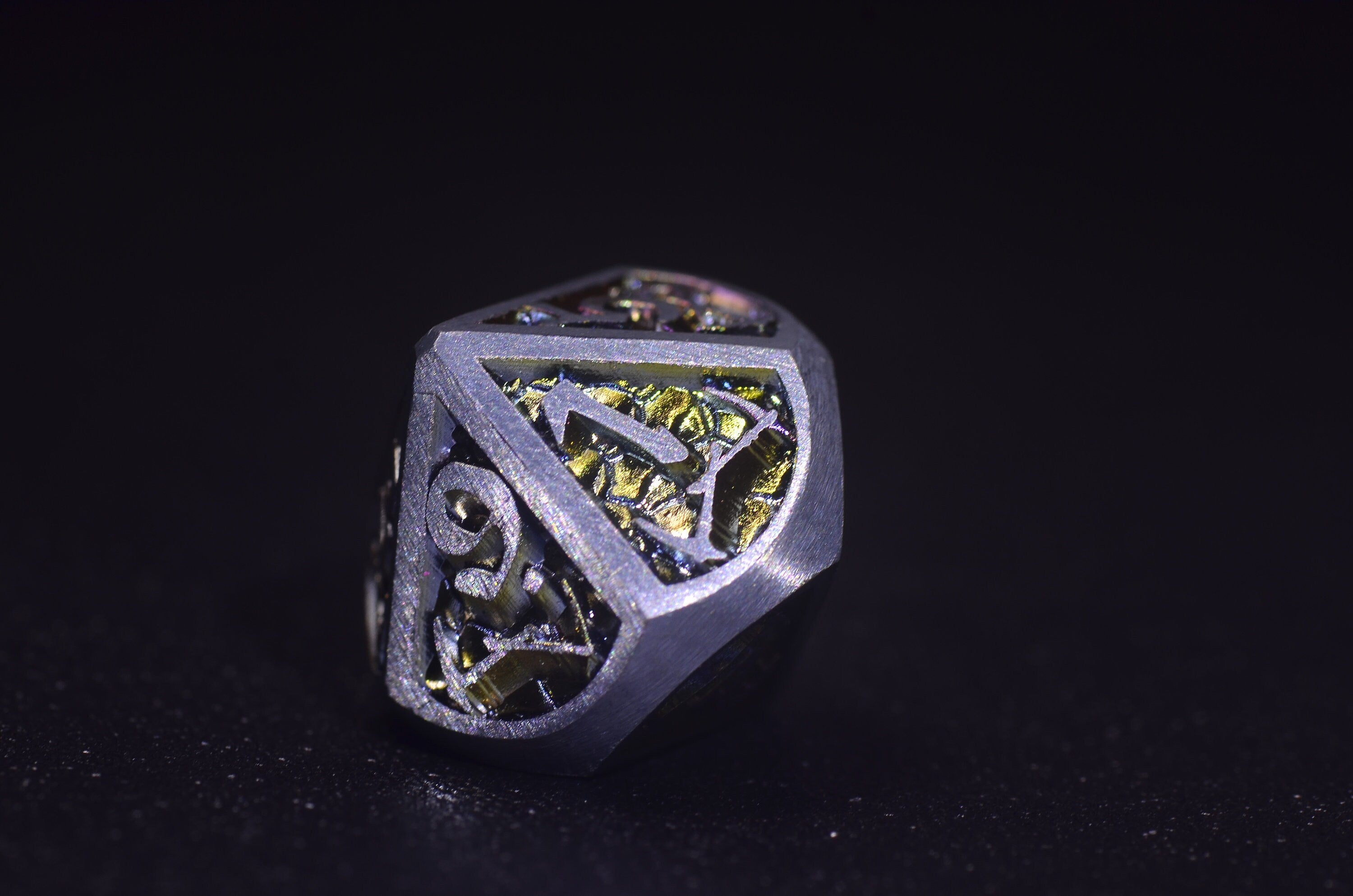 Dwarf Metal Dice Set - Illuminated Dragon Scale for DND