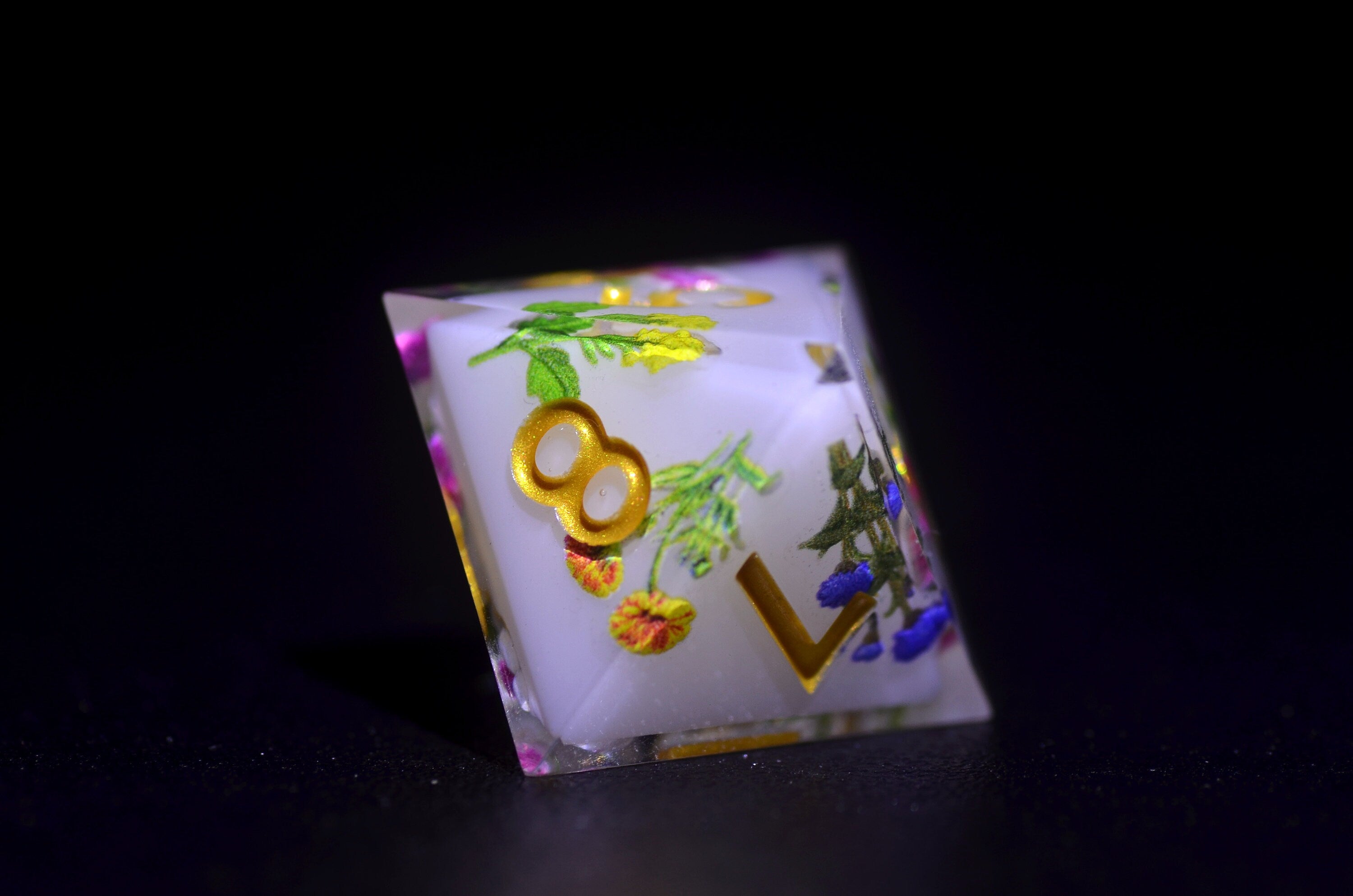 Dual-Layer Resin Dice with Floral | Sharp Edge Resin Polyhedral Dice for Dungeons and Dragons | DND dice gift