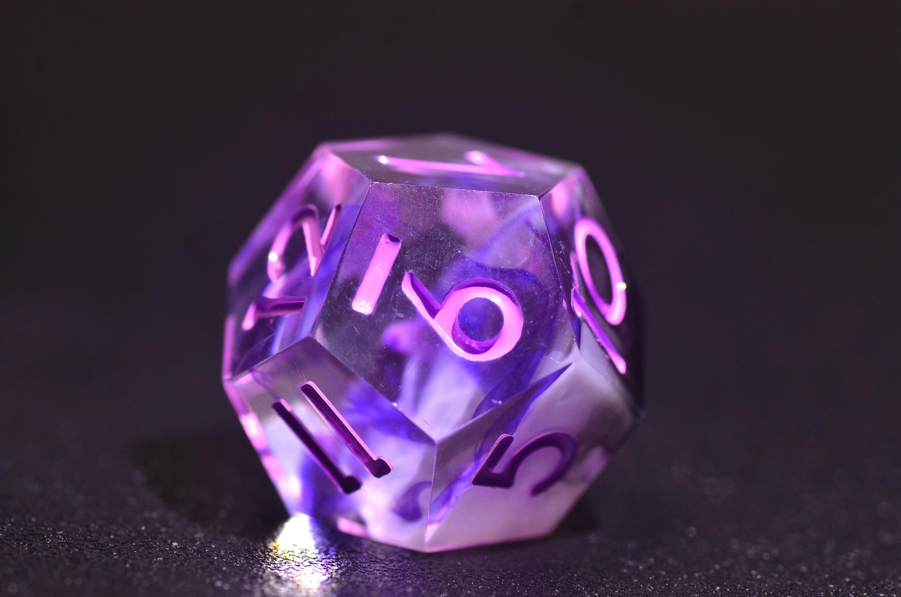 Fantasy Lila Purple Dice Set – lavender dnd dice,Resin Sharp Edge Dice with Swirling Silk Effect -Wizard Purple Polyhedral Dice Set