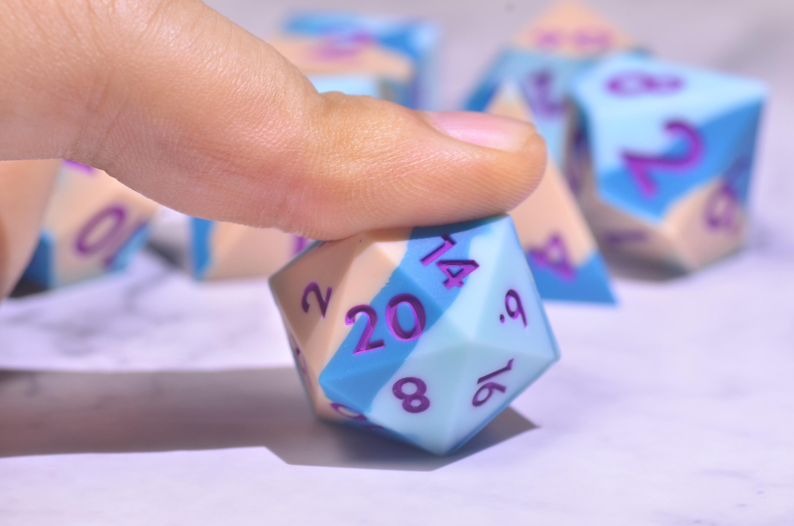 Squishy rainbow rubber dice, shape-shifting springback DND dice,Unique dice, D&D GIFT