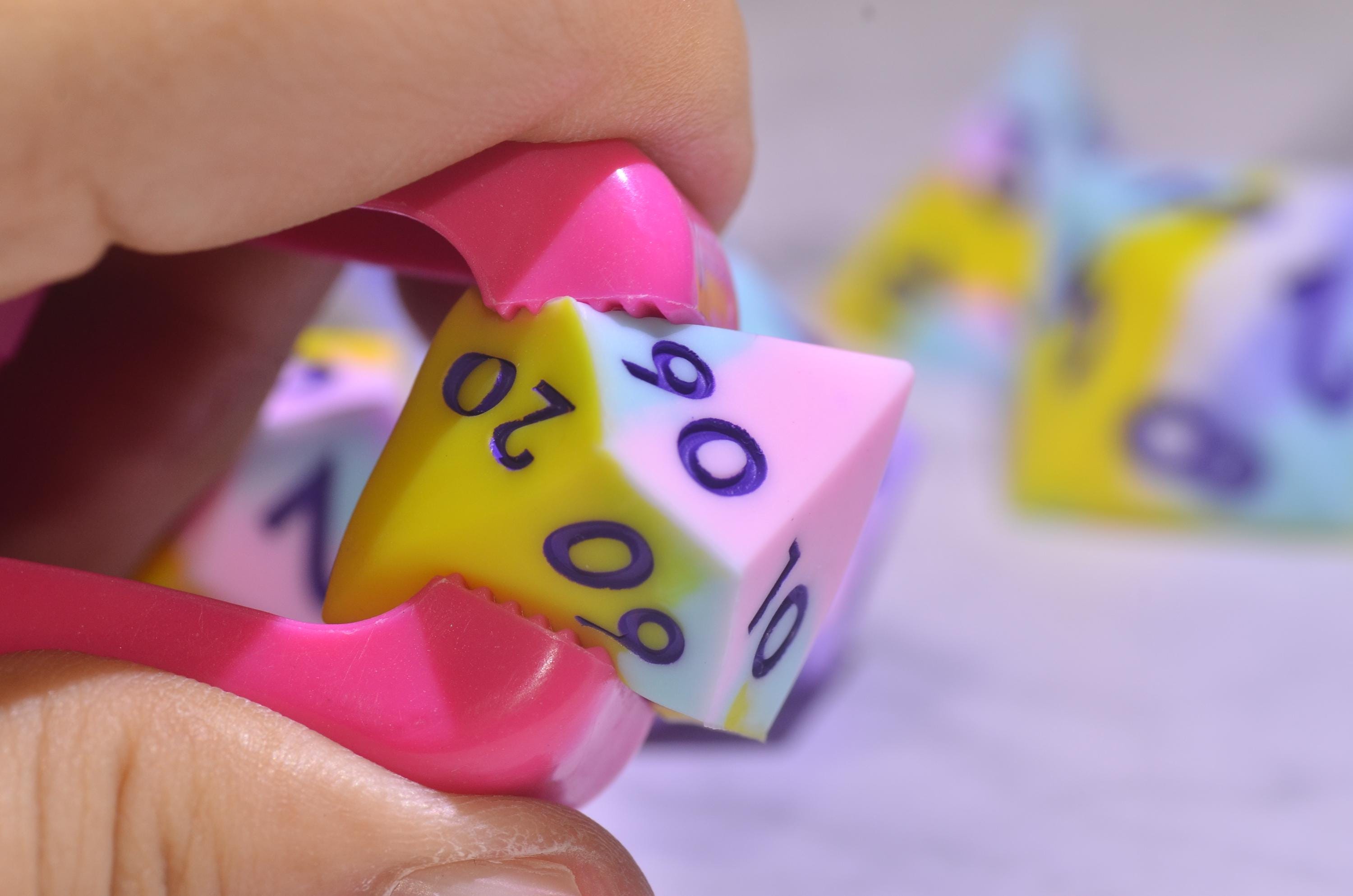 Squishy rainbow rubber dice, shape-shifting springback DND dice,Unique dice, D&D GIFT