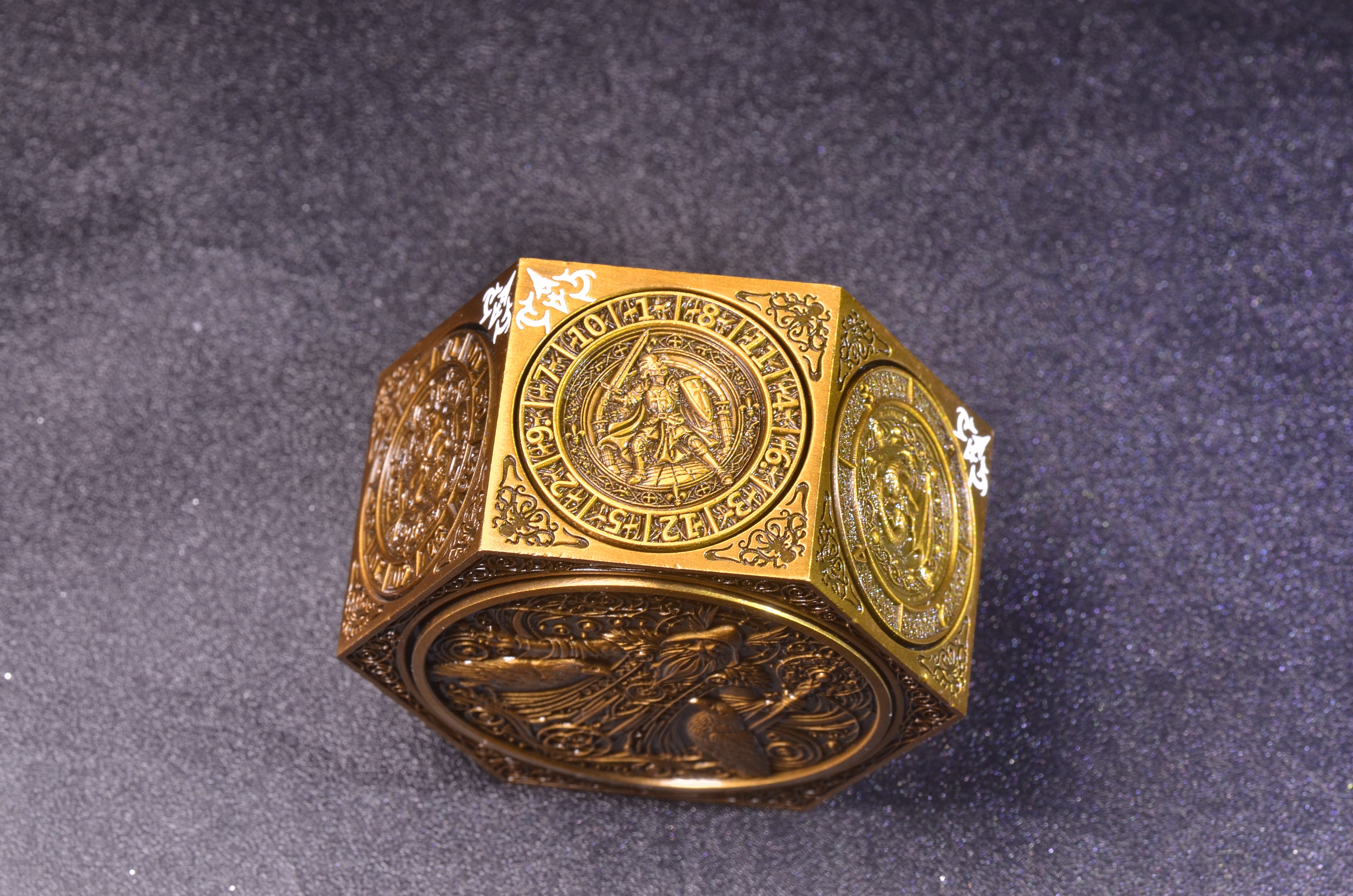 DND Arcane Cube Spinner DICE – All-in-One Dice Tower in Your Pocket