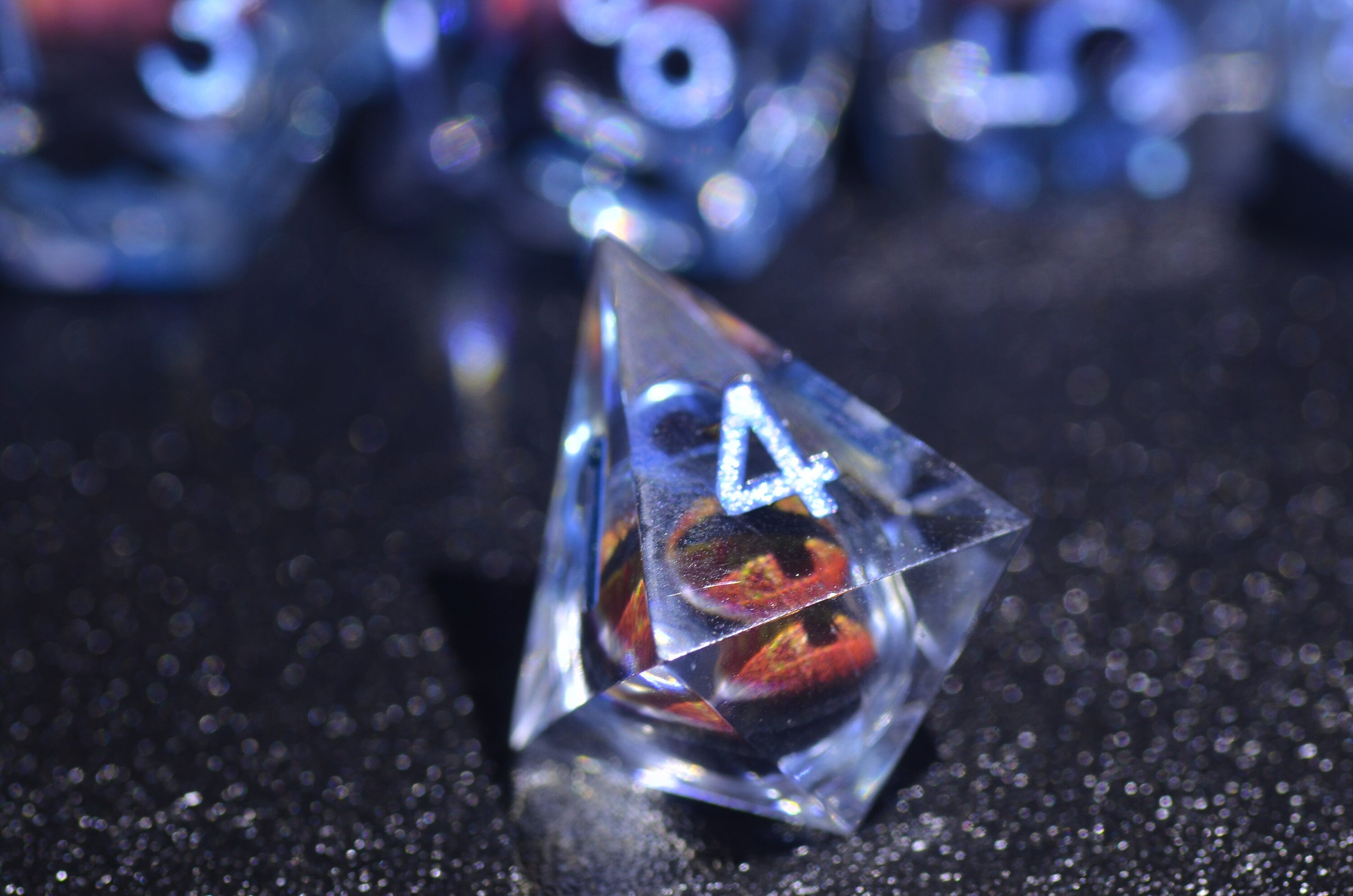 Blue longan dice，DnD liquid core dice set,DnD dice with dragon inside ,DND gift，D&D Sharp Edge resin dice ,Dragon eye dice set